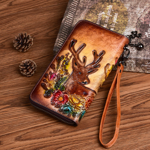 Portefeuille long en cuir véritable Ando Bag Deer à motif floral en relief, pour femme, vintage, avec fermeture éclair et dragonne - Product Image 3