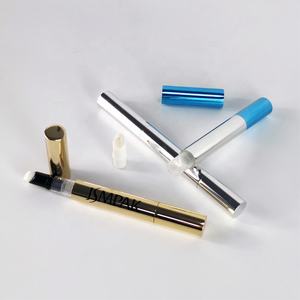 Tubes d'échantillons de brillant à lèvres vides de 4ml en aluminium fantaisie <span class=keywords><strong>blanc</strong></span> doré avec étiquette personnalisée contenant l'emballage de brillant à lèvres - Product Image 1