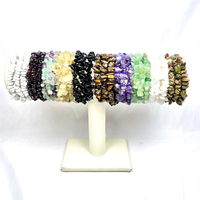 Bracelets de puce de cristal naturel coloré en gros guérissant le bracelet en pierre de graviers mélangés à vendre