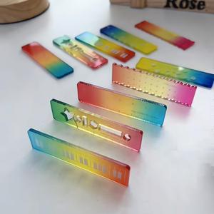 Règle en plastique colorée à dégradé de couleurs, 7 cm, mini règle pour élèves du primaire avec lignes ondulées, lot de 5 pièces - Product Image 1