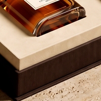 Boîte à parfum rigide de luxe personnalisée, style livre blanc magnétique, doublure en éponge haut de gamme réutilisable pour cosmétique, flacon unique