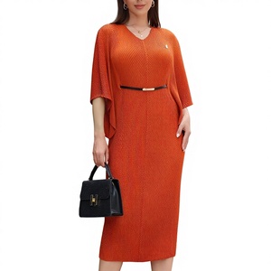 Robe Plissée Midi Élégante et de Qualité, Couleur Unie, Style Islamique Turc pour Femmes Musulmanes, Col en V, Manches Longues, Longueur Ras du Sol - Product Image 3