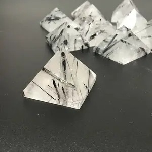 Pirâmide cristal de quartzo branco e preto, cura
