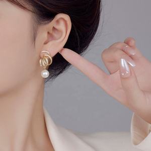 Minimalist <b>Silver</b> Needle Earrings Cool Spiral <b>Ribbon</b> Design Fashionable Full Diamond Zircon Studs Elegant Temperament Versatile - Product Image 4