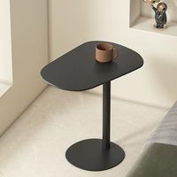 Table d'appoint mobile multifonctionnelle décorative minimaliste avec cadre en fer et plateau en verre, petite table d'appoint moderne et simple pour le salon, le canapé
