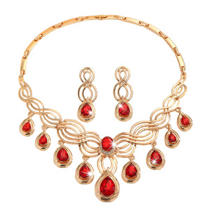 Parure de bijoux deux pièces pour femme, collier et boucles d'oreilles pendantes rouges incrustées de diamants, style mode exagéré, pour mariage - Product Image 5