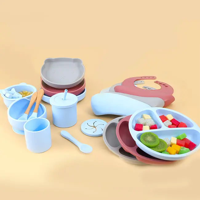 Bpa-freie Absaugung Kleinkind-Tischware Esszubehör Bib geteiltes Teller saugnapf Löffel Silikon fütterung Baby und Kind Esset