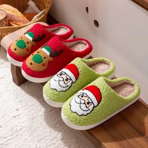 Chaussons d'intérieur chauds d'hiver pour adultes, Père Noël, semelle épaisse antidérapante, chaussons en fourrure de Noël pour femmes, chaussons en coton confortables - Product Image 6