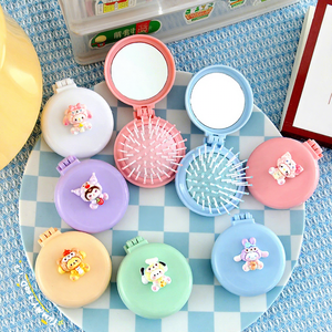 مشط ومرآة محمول 2 في 1 للفتيات والأطفال بتصميم كرتوني لطيف مع وسادة هوائية قابلة للطي ووظيفة تدليك من سانريو - Product Image 1