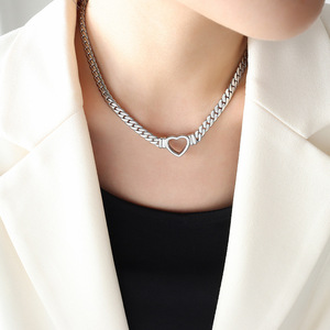 Collar de acero inoxidable chapado en oro de 18 quilates personalizado con letra inicial para mujer, cadenas colgantes con nombre delicado, regalo de joyería personalizado - Product Image 3