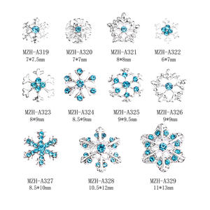光沢のあるクリスマススノーフレークネイルアートチャームジュエリー海の青いラインストーン雪の花の装飾DIYジャンク電話ケースアクセサリー - Product Image 1
