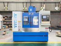 Centre d'usinage CNC vertical de haute précision à 3 axes avec changeur d'outils et broche conique BT40 SP8126