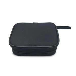 Étui en tissu noir pour lecteur de glycémie personnalisé avec fermeture éclair pour le rangement des dispositifs médicaux - Product Image 2