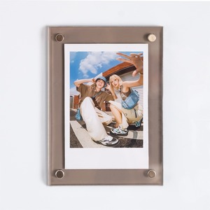 Cadre photo magnétique en acrylique personnalisable de plusieurs tailles à double usage pour le bureau et la maison - Product Image 2