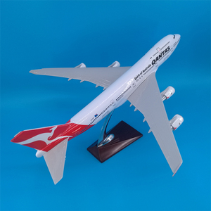 โมเดลเครื่องบินเรซิ่นไดแคสต์ คานตาส โบอิ้ง บี747 ขนาด 47 ซม. สเกล 1/150 พร้อมฐานตั้งโชว์ - Product Image 6