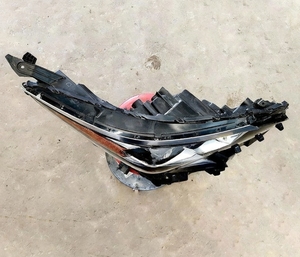 Venta caliente accesorios de coche faro delantero para Toyota <span class=keywords><strong>Sienna</strong></span> <span class=keywords><strong>2022</strong></span> versión alta - Product Image 4