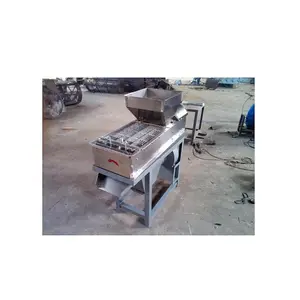 Industrial Dry Peanut Red Skin Peeling Machine / Dry Way Nuts Peeling Machine Peanuts Peeler / Raw Peanut Peeler