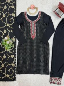 Ensemble Kurti en soie Chinon de haute qualité pour femmes avec broderie élégante et dupatta assorti, adapté aux tenues de soirée et festives - Product Image 6