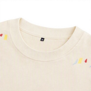 เสื้อยืดผู้ชายสไตล์ดิสเทรส พิมพ์ลายสาดสีทั่วตัว ผ้าฝ้ายออร์แกนิค 100% แบบถัก - Product Image 5