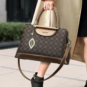 <span class=keywords><strong>Sac</strong></span> fourre-tout transfrontalier <span class=keywords><strong>en</strong></span> PVC, grande capacité, à la mode, avec fermeture éclair, design élégant bicolore, <span class=keywords><strong>sac</strong></span> de banlieue simple - Product Image 3