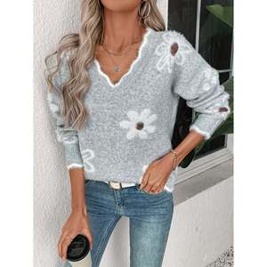 Pull élégant à motifs floraux gris pour femmes - Product Image 5