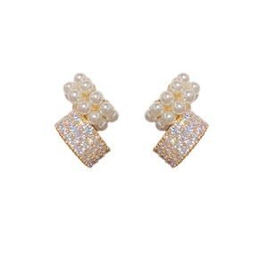 Pendientes de tuerca de arco de circón de perla minimalista de lujo Vintage francés para mujer S925 aguja de plata elegantes regalos de cobre exquisitos - Product Image 5