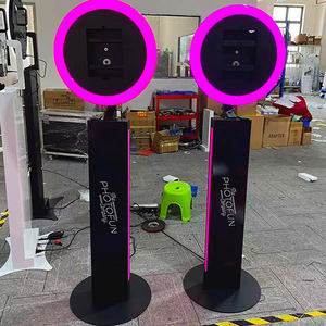 Miroir interactif iPad Photo Booth avec impression instantanée Bluetooth et télécommande - Conception portable prête pour les événements pour les selfies - Product Image 5