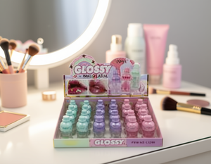 Olio labbra lucido formato regolare, idratante per tutti i tipi di pelle, profumo di fragola, ingredienti biologici - Product Image 2