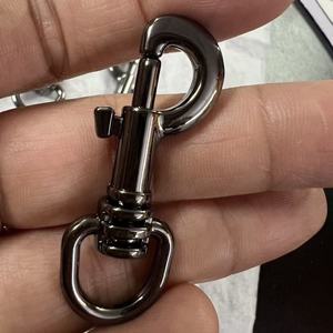 Clip à déclenchement pivotant en alliage de zinc robuste de qualité supérieure fabriqué en usine, <span class=keywords><strong>pour</strong></span> sac, laisse <span class=keywords><strong>pour</strong></span> animaux de compagnie, sangle, collier, porte-clés, petit modèle - Product Image 5