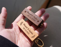 Vente en gros de porte-clés en bois avec logo gravé personnalisé pour téléphone portable Rectangle en acier inoxydable Souvenir de mariage ou cadeau de Noël