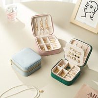 Bon prix Boîte à bijoux de voyage Joyero en cuir PU avec logo personnalisé Boîte à collier Boîte à bijoux en velours