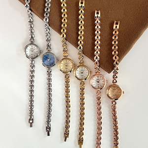 Nuevo reloj de pulsera de cuarzo para mujer, con esfera pequeña, diseño simple y elegante, con cadena, pequeño y con estilo. - Product Image 5