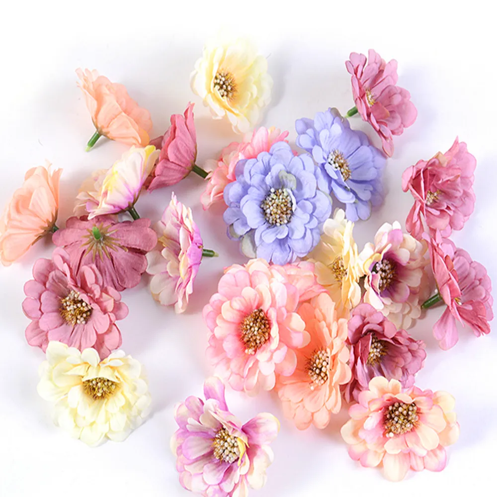 装飾的な花の花輪の結婚式の花輪のための菊の花造花の頭