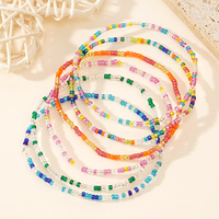 Go2Boho Ensemble de bracelets en perles de verre minimalistes de Bohême Perles de rocaille colorées Bracelets minces empilables pour les cadeaux de superposition des femmes