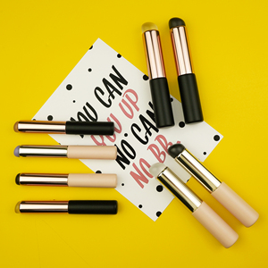 Factory Manufacturing High Quality Custom Silicone Lipstick Brush Gradient Shading Pen Lip <b>Applicator</b> with Wooden Handle - Product Image 2
