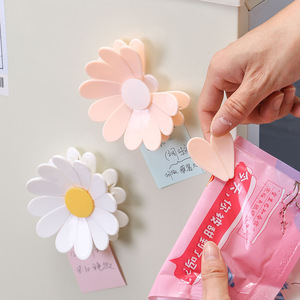 Daisy Sealing <b>Clip</b> Refrigerator Magnet Food Bag <b>Clip</b> Snack Sealing Flower Petal Creative 3D Magnetic White Pink Group - Product Image 1