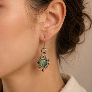 Orecchini a Forma di Lucchetto Triangolare per Donne, Stile Geometrico Vintage, Accessori per Orecchie da Indossare Quotidianamente - Product Image 2