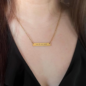 Nuova Idea di Prodotto: Collana Ispirazionale 'Non Arrendersi', Ciondolo Trendy Placcato Oro in Acciaio Inossidabile, Gioiello da Regalo - Product Image 5