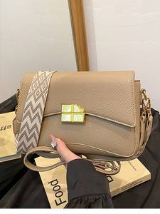 Color sólido 2024 nuevo bolso cuadrado pequeño bolso de hombro para axilas de mujer bolso de lujo de moda para mujer - Product Image 5