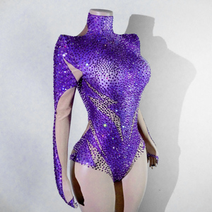 Combinaison futuriste violette avec strass améthyste, style Power Shoulder, pour guerrier cyber-galactique, icône pop, drag queen, tenue de scène et costume - Product Image 4