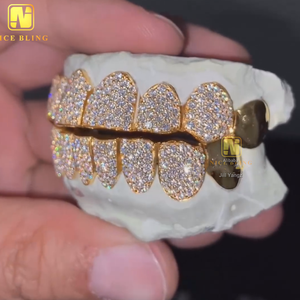 Fabrication de qualité supérieure <span class=keywords><strong>GRILLZ</strong></span> EXPERT MANUFACTURER Top 6 Bottom 6 Bijoux de rappeur <span class=keywords><strong>Grillz</strong></span> en diamant moissanite sur mesure taille princesse - Product Image 4