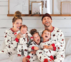 Drop Shipping Mary Christmas Familly Pijamas Pyjamas de Noël personnalisés assortis Pjs pour la famille Ensemble de pyjamas pour maman et <span class=keywords><strong>moi</strong></span> - Product Image 2