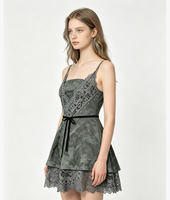 Robe courte pour femme, style cami, tie-dye, avec patchwork de dentelle, taille à nœud et superposition