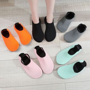 Chaussures de plage pour hommes et femmes pour la plongée en apnée, la natation, le yoga, les semelles en caoutchouc épaissies antidérapantes pour le rafting et le traçage de rivière - Product Image 4