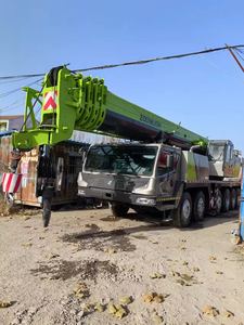 รถเครนเคลื่อนที่แบบติดตั้งบนรถบรรทุก Zoomlion รุ่น ZTC1000V 100 ตัน, QY50V และ ZTC800V สำหรับงานก่อสร้าง - Product Image 4