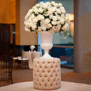 Venta al por mayor de fábrica elegante jarrón de trompeta de boda artificial alto blanco centro de mesa jarrones florales para decoración de mesa de fiesta - Product Image 1