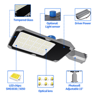 Lampadaire LED extérieur étanche en alliage d'aluminium 100W 150W 200W IP66, éclairage public personnalisé pour routes et parkings