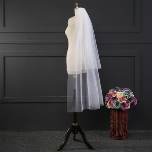 Veli da sposa in morbido tulle con bordo tagliato bianco avorio, veli da sposa a due strati con pettine - Product Image 5