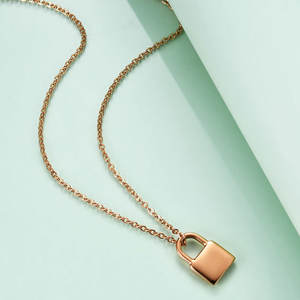 Grabado 18K chapado en oro cadenas hombres cerradura gargantilla <span class=keywords><strong>candado</strong></span> <span class=keywords><strong>collar</strong></span> dar mujeres joyería regalos - Product Image 5