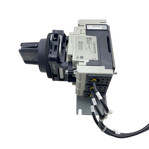 Armoire de commande de robot FANUC BW50EAG avec disjoncteur et interrupteur d'isolement - Product Image 4